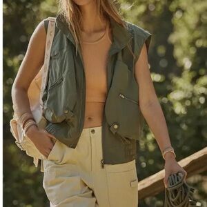 Free People Movement NWOT Off the Grid Army Green Mayfly Vest Size M Oversized
